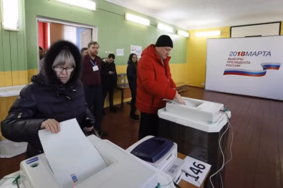 quang canh cu tri nga di bo phieu bau cu tong thong