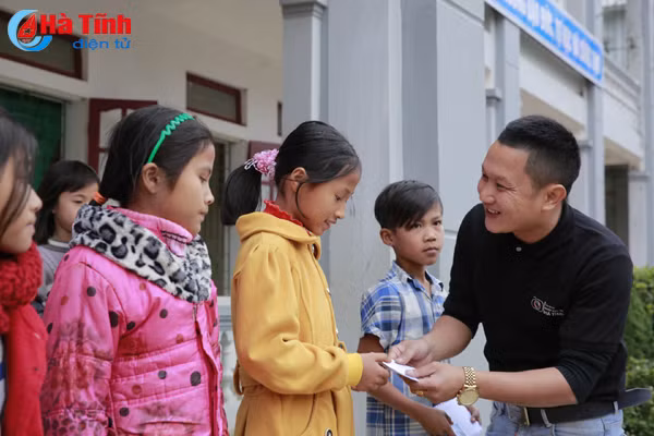 buc anh nho y nghia lon den voi tre em vu quang