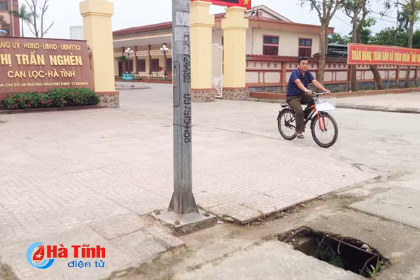 muong thoat nuoc bay nguoi di duong mat my quan do thi