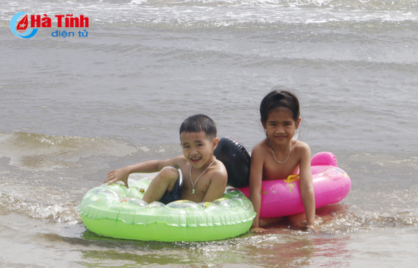 du khach den bien loc ha dong nhu hoi
