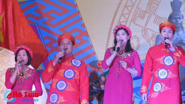 dac sac dem hoi tieng hat tu coi nguon