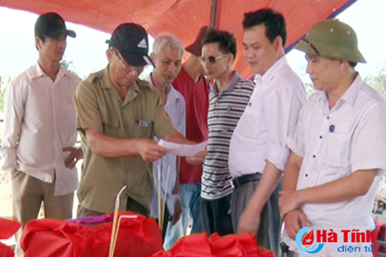 dong ho dau tien di doi mo ma tai thon tan phuc thanh ky loi
