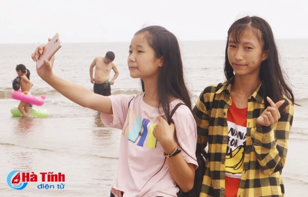 du khach den bien loc ha dong nhu hoi