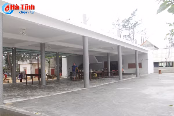 bien thach hai khoac ao moi don khach