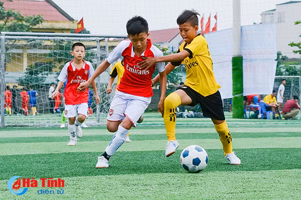 “Messi Hà Tĩnh” ghi 5 bàn trong một trận đấu ở Hội khỏe Phù Đổng