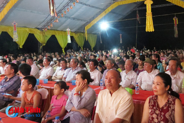 dac sac dem hoi tieng hat tu coi nguon