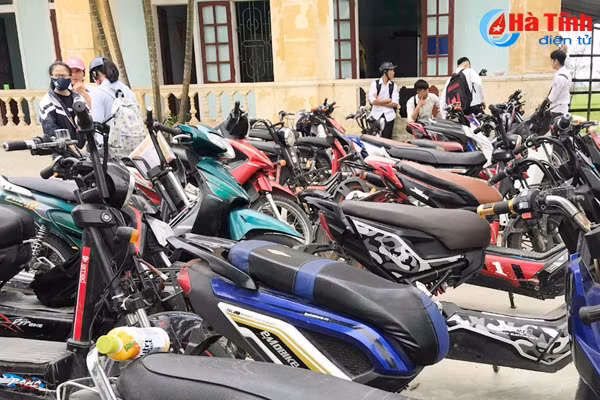 xu ly 115 hoc sinh vi pham trat tu atgt tam giu 79 phuong tien