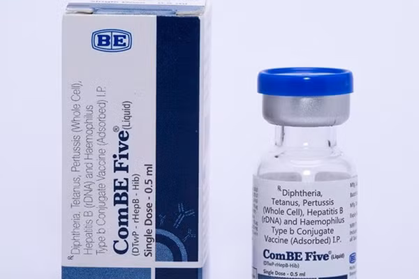 tu thang 6 2018 trien khai tiem vac xin moi combe five