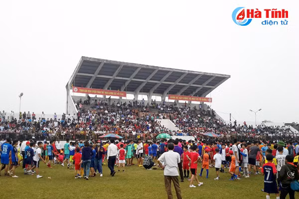 4 000 nam thieu nien ha tinh tham gia tuyen sinh vao pvf