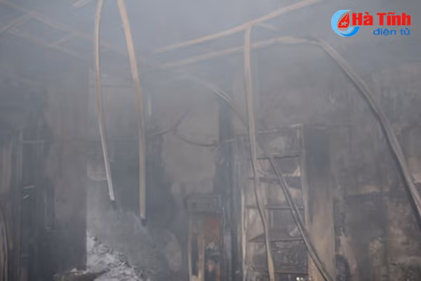 Toàn cảnh vụ cháy tại Karaoke Kingdom Club