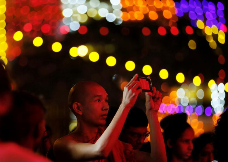 khong khi mung dai le vesak o khap noi tren the gioi
