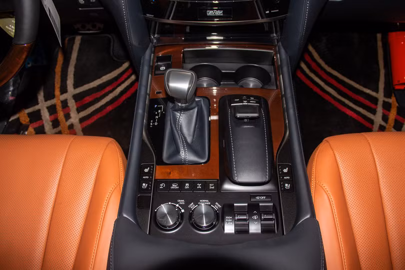 chi tiet lexus lx570 super sport gia gan 10 ty dong tai vn