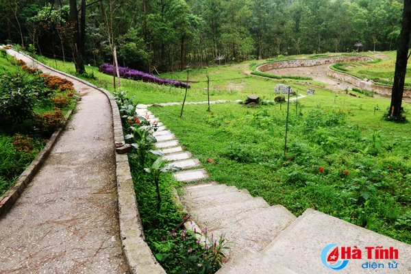 Photo: Độc đáo ngôi chùa nằm trong hang đá ở Hà Tĩnh