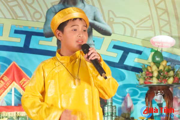 dac sac dem hoi tieng hat tu coi nguon