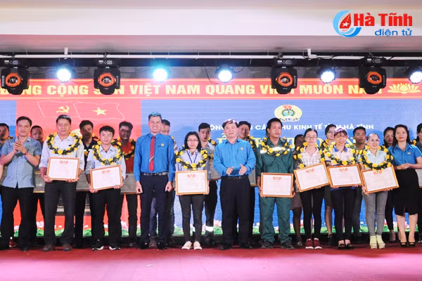 cong doan cac khu kinh te ha tinh ton vinh 23 lao dong gioi