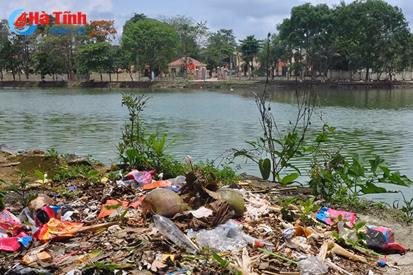 Video: Kinh hãi cảnh ô nhiễm hồ điều hòa đẹp nhất phố núi Hà Tĩnh