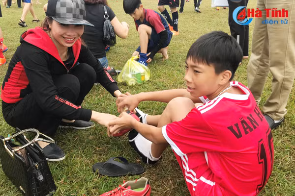 4 000 nam thieu nien ha tinh tham gia tuyen sinh vao pvf