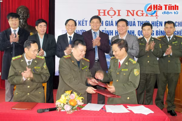 ha tinh nghe an quang binh ky ket phoi hop bao ve rung giap ranh