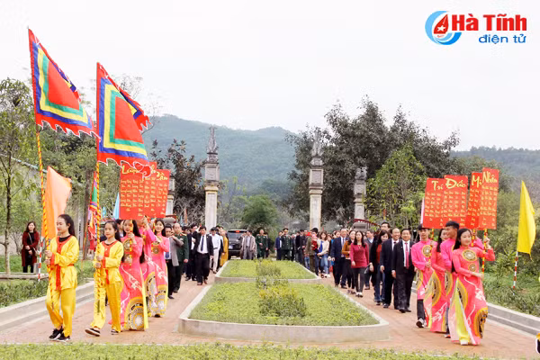 huong son mien dat huu tinh