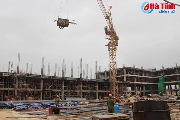 tren cong truong du an nha o xa hoi dau tien cua ha tinh
