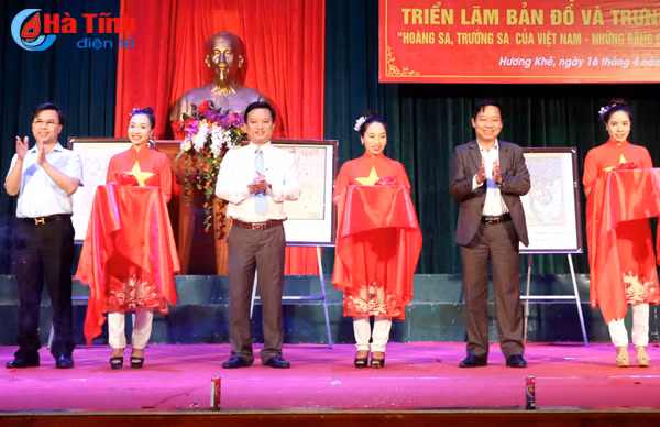 gan 200 tu lieu khang dinh hoang sa truong sa cua viet nam