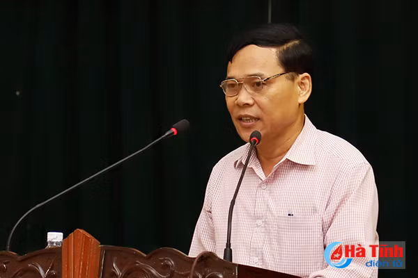 chu tich ubnd tinh dua tx hong linh xung tam do thi phia bac ha tinh