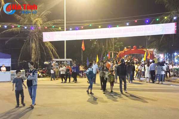 du khach duoc dam bao an toan khi den voi bien ha tinh