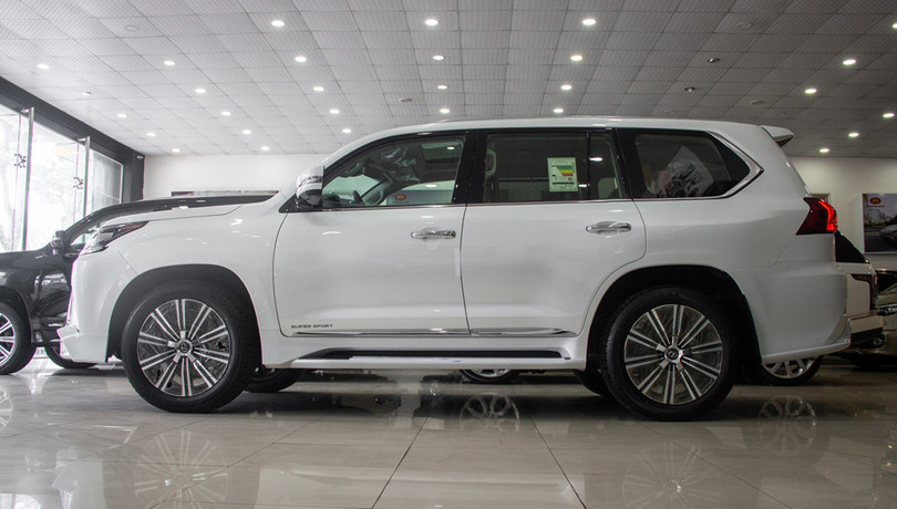 chi tiet lexus lx570 super sport gia gan 10 ty dong tai vn
