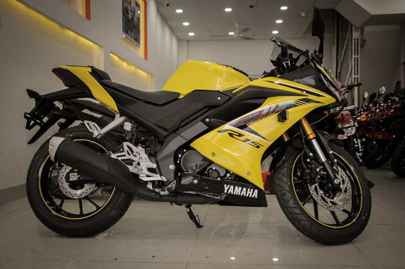 yamaha yzf r15 mau vang racing ve viet nam gia 78 trieu