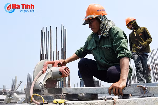 tren cong truong du an nha o xa hoi dau tien cua ha tinh