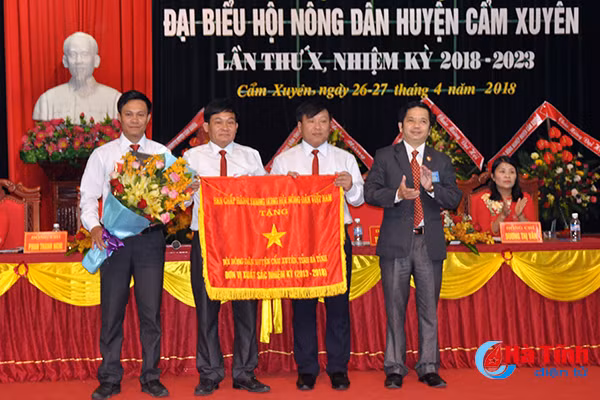 nong dan cam xuyen dong gop 217 ty dong xay dung ntm