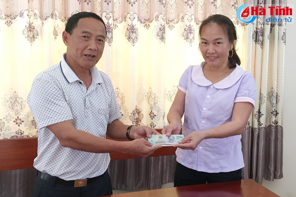 bao ve kho bac huong khe tra lai tien cho khach hang danh roi