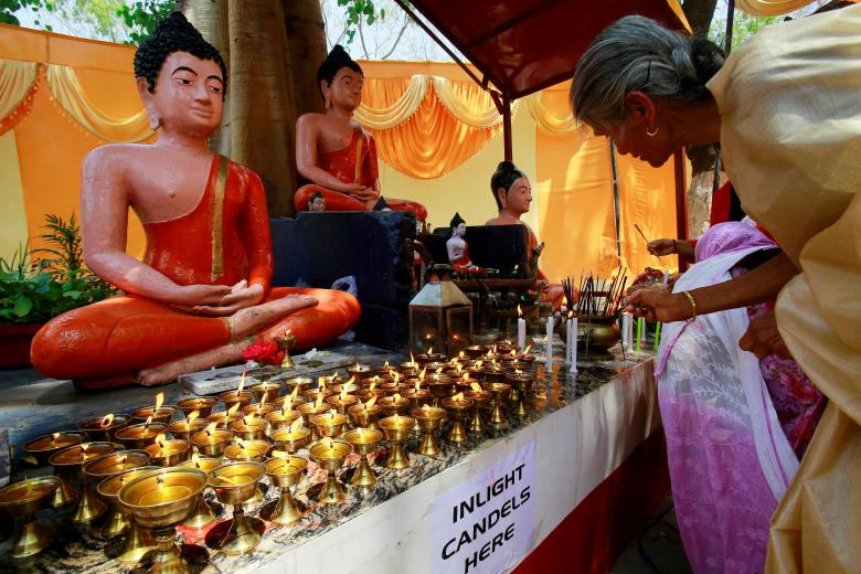 khong khi mung dai le vesak o khap noi tren the gioi