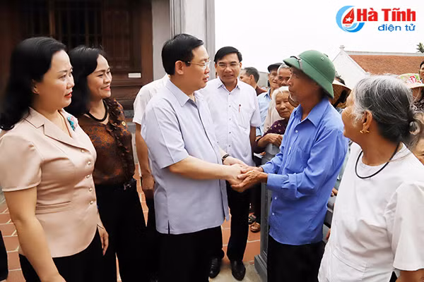 pho thu tuong vuong dinh hue tham quan mo hinh san xuat tai loc ha