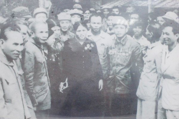 song lai ky uc hao hung cua quan dan ha tinh qua cac hien vat lich su