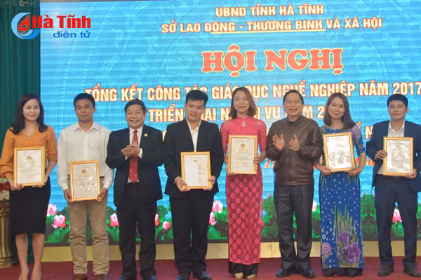 nam 2018 tuyen sinh dao tao moi hon 19 600 hoc sinh sinh vien nghe