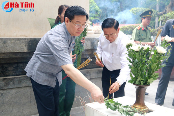 pho thu tuong chinh phu vuong dinh hue dang huong tai nga ba dong loc