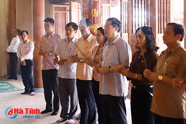 pho thu tuong vuong dinh hue tham quan mo hinh san xuat tai loc ha