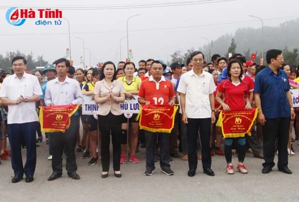 soi noi cac hoat dong khai truong du lich bien ha tinh nam 2018