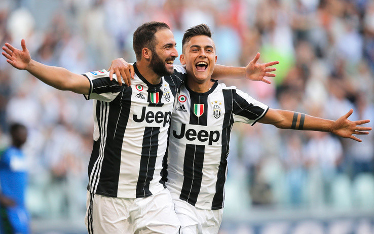 Juventus (Italy): Đội bóng thành Turin trở lại dẫn đầu cuộc đua giành Scudetto mùa này khi tạo ra khoảng cách hơn đối thủ cạnh tranh trực tiếp là Napoli tới 4 điểm (88 so với 84). Nhiều khả năng Juventus có danh hiệu Serie A lần thứ 7 liên tiếp. Hiện đội bóng có biệt danh “Bà đầm già” đã có vé dự Champions League mùa tới. xac dinh 9 doi bong lon du champions league mua 2018 19