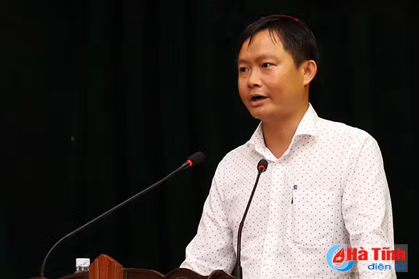 chu tich ubnd tinh dua tx hong linh xung tam do thi phia bac ha tinh