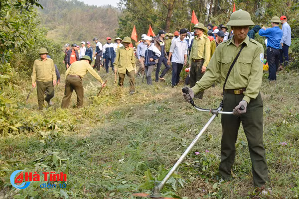 huyen ky anh ra quan lam gan 1 km duong bang can lua
