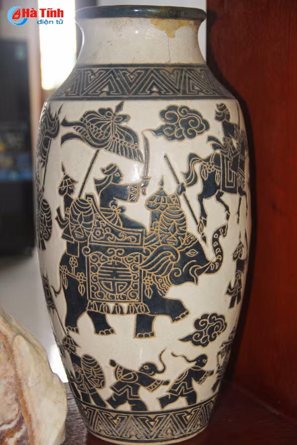 “Choáng ngợp” trước kho tàng đồ cổ vô giá ở TP Hà Tĩnh