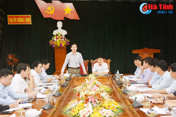 phoi hop tuyen truyen cac muc tieu nhiem vu cua thi xa hong linh