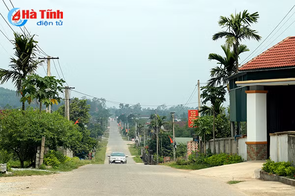 viet tiep truyen thong cach mang tren que huong cam hung