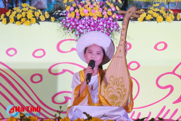 dac sac dem hoi tieng hat tu coi nguon