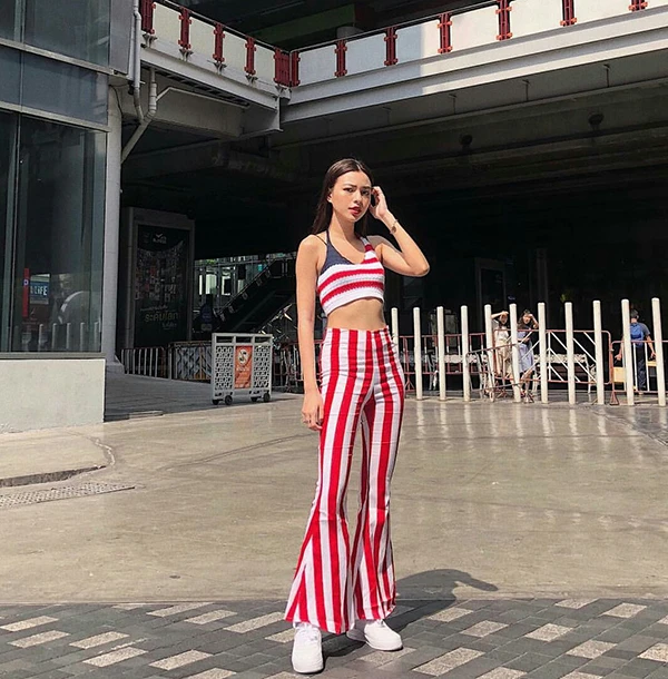 dau mua nang sao viet dien trang phuc ruc ro sac mau