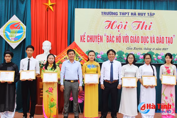 gom giay loai ban gay quy giup hoc sinh ngheo vuot kho