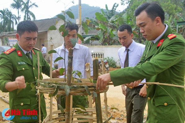 nghi cuoi tuan doan vien thanh nien lai ve lang giup dan xay dung ntm