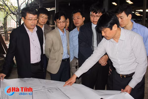 cum cong nghiep can gan san xuat voi thuong mai dich vu va du lich